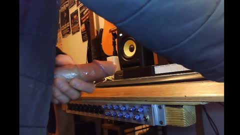 Snapshot of rynoxox chatting on 12-31-24, 08:26 rynoxox online show from 12-31-24, 08:26