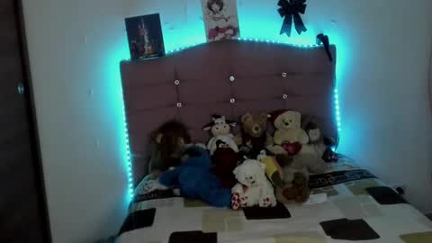 S H A R O N model independient online show from 12-11-24, 11:00