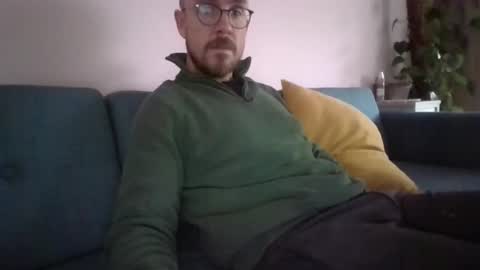 Snapshot of s_i_q chatting on 10-23-25, 08:57 s_i_q online show from 10-23-25, 08:57