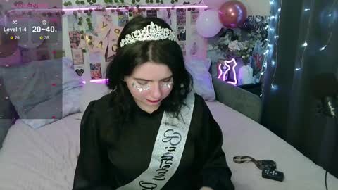 Snapshot of s_katekisa_ss chatting on 12-07-24, 11:45 Kate online show from 12-07-24, 11:45