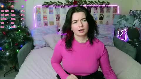 Snapshot of s_katekisa_ss chatting on 12-25-24, 12:59 Kate online show from 12-25-24, 12:59