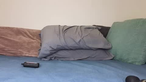 Snapshot of s_leanne_ chatting on 11-17-25, 02:06 Leanne online show from 11-17-25, 02:06