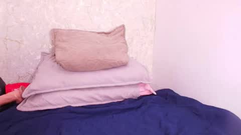 s_sofia_ online show from 09-15-25, 07:25