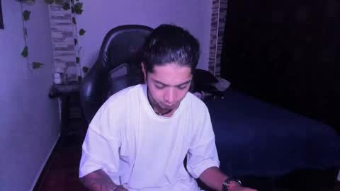 Snapshot of saad__man chatting on 10-26-25, 02:06 Danny online show from 10-26-25, 02:06