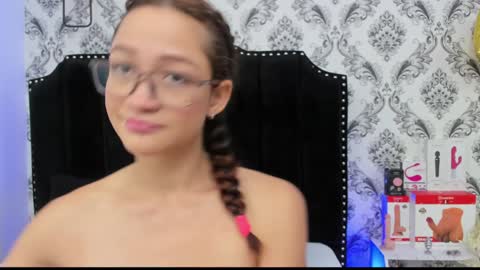 Saara Brown online show from 01-10-25, 03:16