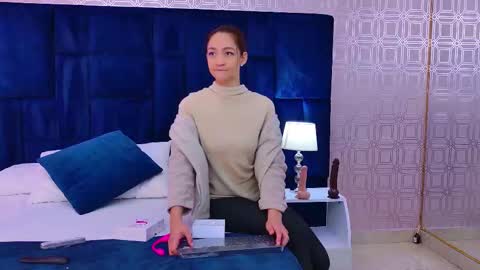 Saara Brown online show from 11-08-25, 09:57