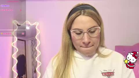 saaya_tay online show from 12-19-25, 04:08