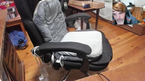 Snapshot of saboda chatting on 10-21-25, 12:44 1141323 my Lord Mister Max moms treasure online show from 10-21-25, 12:44