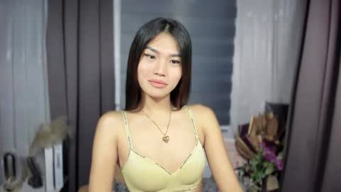 Snapshot of sabrina_maxx chatting on 11-08-25, 03:23 Nadine online show from 11-08-25, 03:23