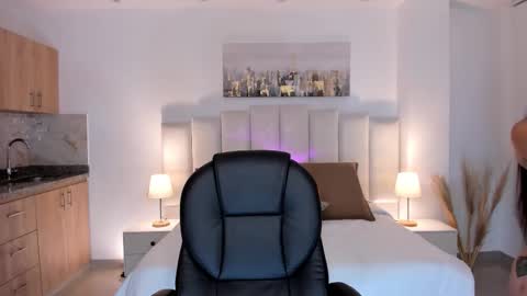 Snapshot of sabrina_nova chatting on 10-24-25, 08:16 Sabrina online show from 10-24-25, 08:16