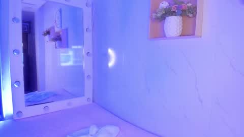 mariana  online show from 11-21-25, 03:27