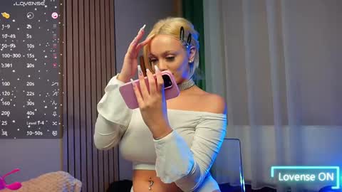 Snapshot of sabrinajadex chatting on 03-05-25, 10:55 SabrinaJade online show from 03-05-25, 10:55