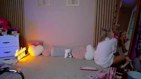 Snapshot of sabrinajadex chatting on 09-09-25, 05:07 SabrinaJade online show from 09-09-25, 05:07