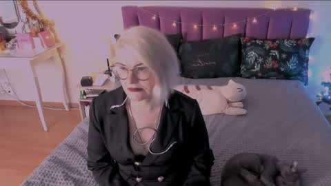 Sabrina MacMarren online show from 12-29-24, 04:30