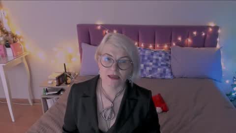 Sabrina MacMarren online show from 01-07-25, 03:12