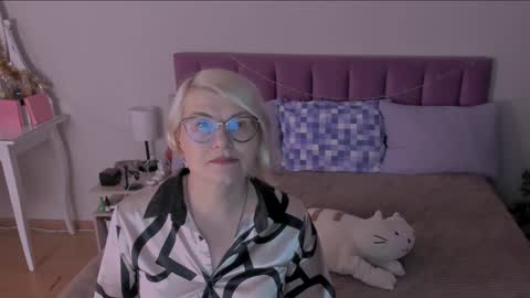 Sabrina MacMarren online show from 01-16-25, 04:28