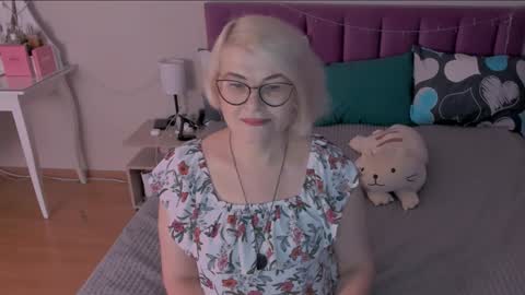 Sabrina MacMarren online show from 01-21-25, 01:43