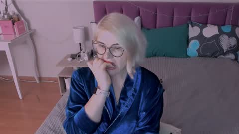 Sabrina MacMarren online show from 01-21-25, 06:23