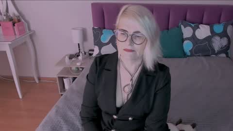 Sabrina MacMarren online show from 01-23-25, 06:24