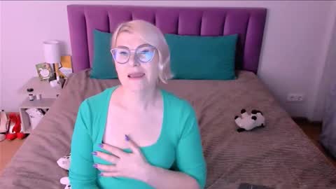 Sabrina MacMarren online show from 11-11-25, 03:01