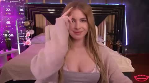 Snapshot of sabrinamuse chatting on 10-21-25, 09:26 Sabrina online show from 10-21-25, 09:26