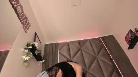 S A B R I N A  online show from 10-20-25, 11:32