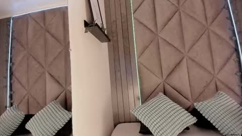 S A B R I N A  online show from 12-22-25, 11:40