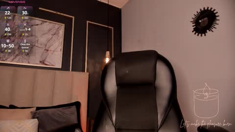 Snapshot of sade_jackson1 chatting on 10-17-25, 04:59 Sophie online show from 10-17-25, 04:59