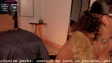 Snapshot of sade_jackson1 chatting on 10-28-25, 05:22 Sophie online show from 10-28-25, 05:22