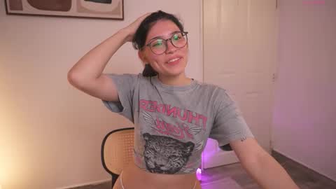 Snapshot of sadelune chatting on 02-15-26, 07:51 An online show from 02-15-26, 07:51