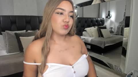 Snapshot of sadiefoster chatting on 09-12-25, 04:51 Sadie online show from 09-12-25, 04:51