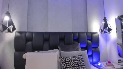 Snapshot of sadiefoster chatting on 09-30-25, 01:05 Sadie online show from 09-30-25, 01:05