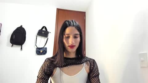 Snapshot of safiro_queen chatting on 01-19-25, 02:57 Safiro Queen online show from 01-19-25, 02:57