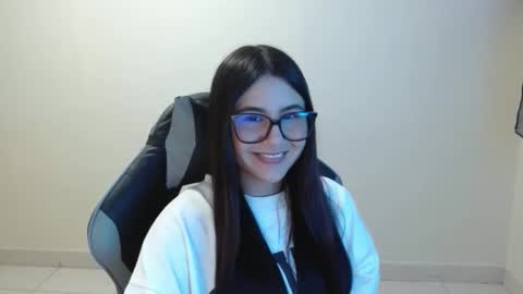 Sahaliefox  online show from 11-17-25, 08:58