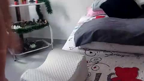 Snapshot of sahana_ashika chatting on 12-17-24, 05:36 Sahana Ashika online show from 12-17-24, 05:36