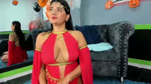 Snapshot of sailontyns chatting on 10-31-25, 02:40 Sailon online show from 10-31-25, 02:40