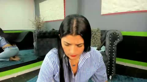 Snapshot of sailontyns chatting on 11-15-25, 03:08 Sailon online show from 11-15-25, 03:08