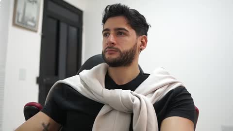 Snapshot of saimonhot1 chatting on 10-20-25, 04:18 saimon online show from 10-20-25, 04:18