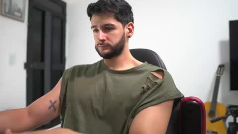 Snapshot of saimonhot1 chatting on 11-15-25, 03:30 saimon online show from 11-15-25, 03:30