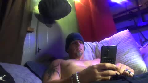Snapshot of saintchriss chatting on 10-22-25, 06:13 saintchriss online show from 10-22-25, 06:13