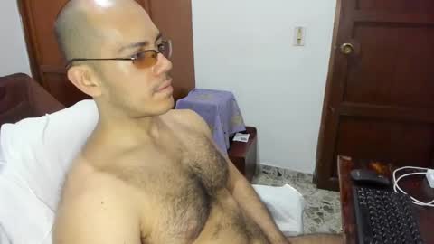 Snapshot of saintedy01 chatting on 02-12-25, 12:33 saintedy01 online show from 02-12-25, 12:33