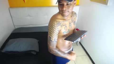 Snapshot of saipadpuer30 chatting on 02-17-25, 09:24 Saipadpuer30 online show from 02-17-25, 09:24