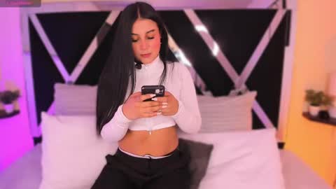 Snapshot of salem_sp chatting on 10-22-25, 11:32 Salem online show from 10-22-25, 11:32