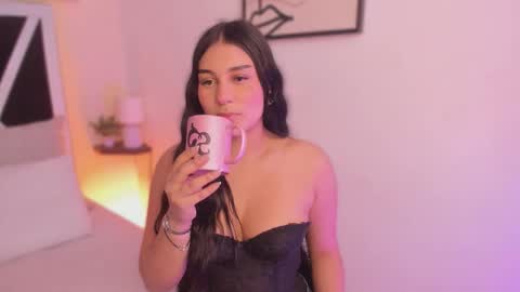 Snapshot of salem_sp chatting on 11-18-25, 11:36 Salem online show from 11-18-25, 11:36