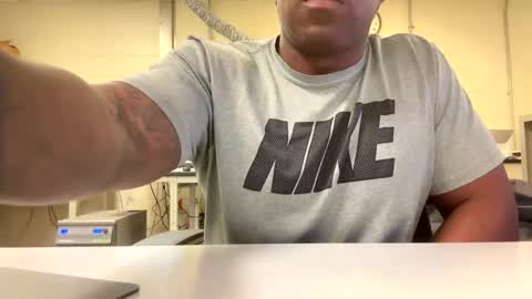 Snapshot of salgozzi chatting on 01-10-26, 12:40 Cum Hanks online show from 01-10-26, 12:40