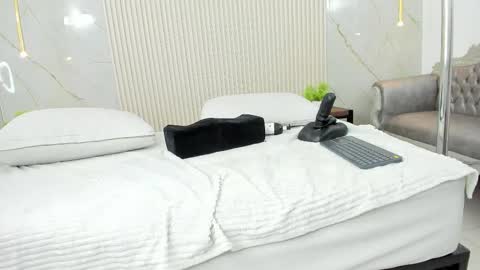 Snapshot of sally_rosses chatting on 12-13-25, 07:53 sally rosses online show from 12-13-25, 07:53