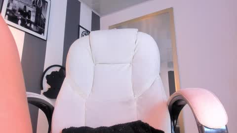 salome__evans online show from 01-26-25, 01:15