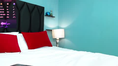 Snapshot of salome_adams1 chatting on 01-15-25, 12:47 online show from 01-15-25, 12:47
