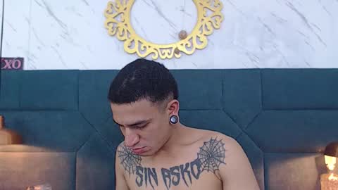 Snapshot of salome_daniel chatting on 10-15-25, 07:36 salome_daniel online show from 10-15-25, 07:36