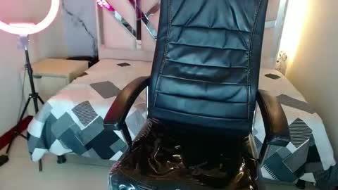 salomemilf202 online show from 10-04-25, 03:37